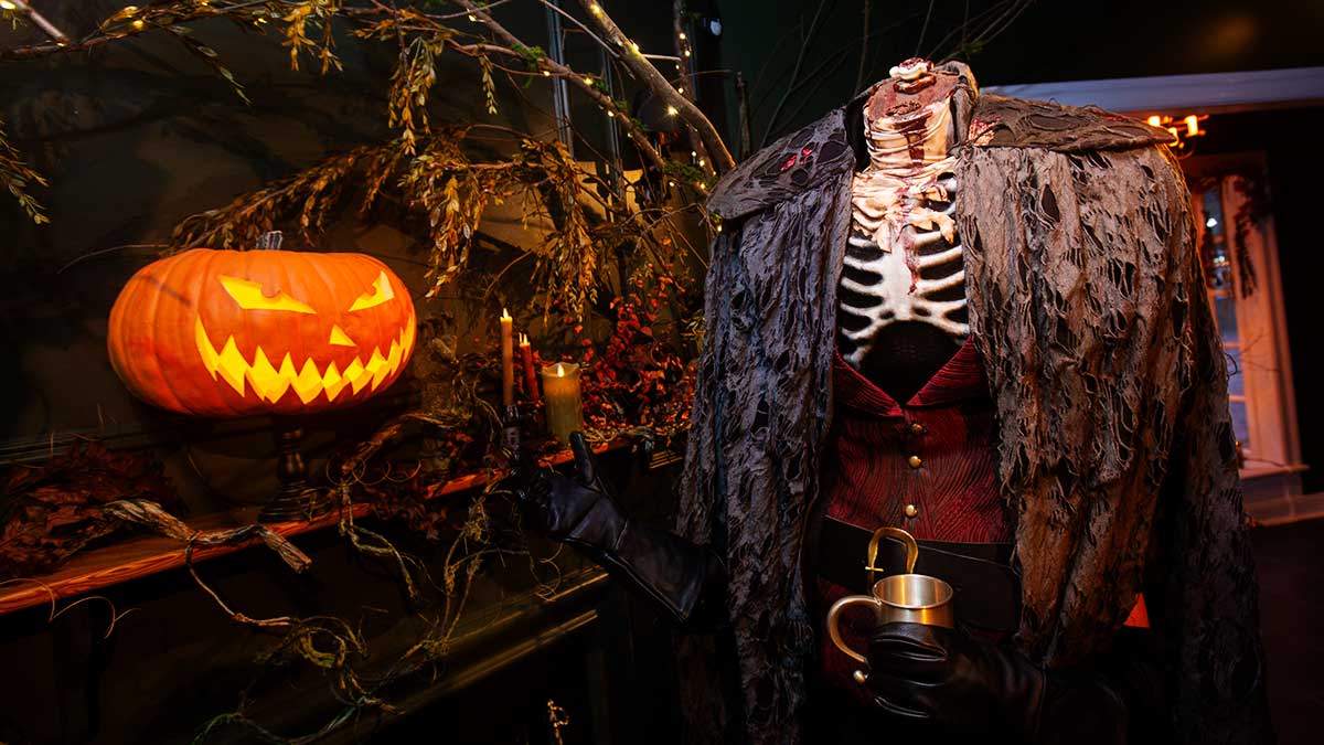 Headless Horseman in the Headless Horseman’s Hideaway Headless Horseman in the Headless Horseman's Hideaway